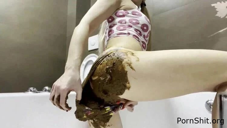 Thefartbabes - Smeared And Ruined - Et Shit, Prolongate Defecation, Milf Scat