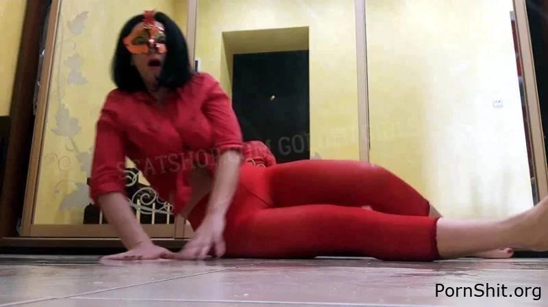 Tatiana in red bathes in urine - Svetlana - Chocolat With Shit, Buffet With Shit, Butthole Smeared With Shit