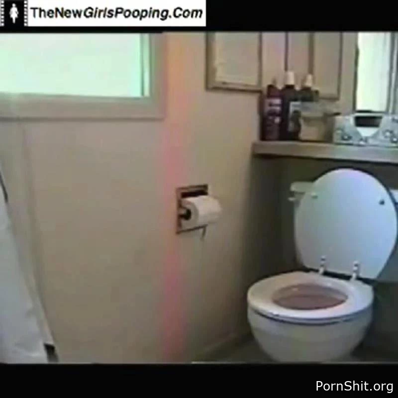 Scat - Pottytime With Sommer - Puke - Relaxed Pooping, Poop In Public Toilet, Mouthfuls In The Shit