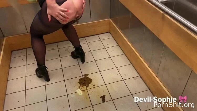 Devil Sophie - In the elevator - So blatant I've never shit O - Enjoying When I Shit, Evacuate To Take A Shit, Novice In Scat